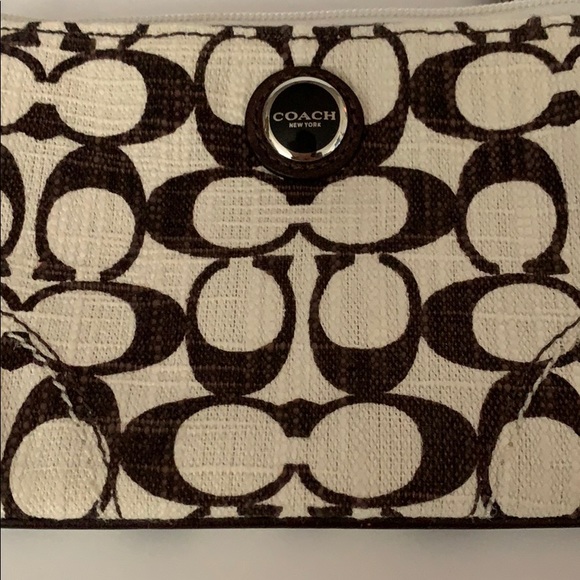 Coach | Wristlet - Picture 2 of 6